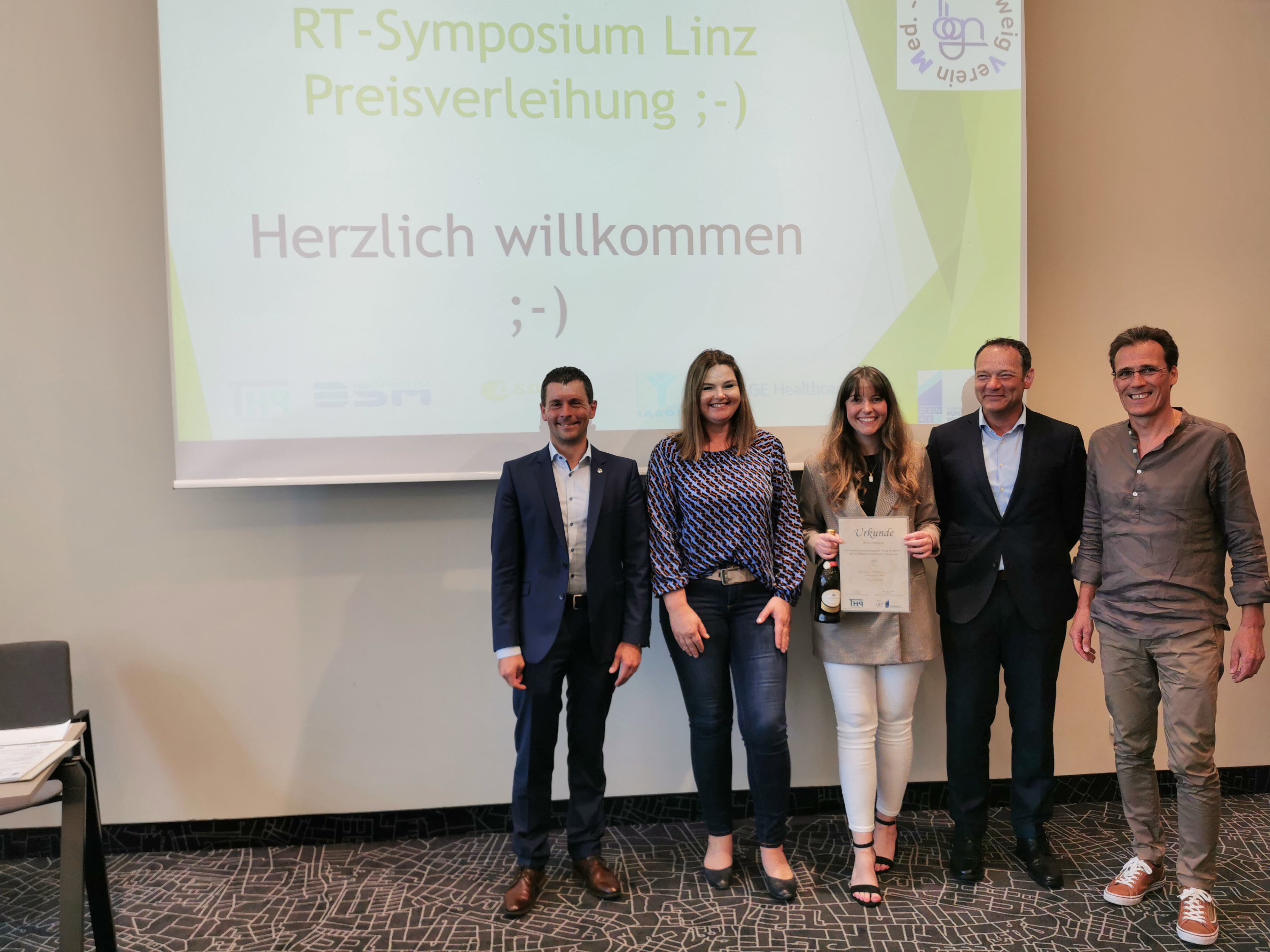 Von links nach rechts: Markus Zeilinger; Uschi Ofner; Preisträgerin Teresa Hiden; CEO THP Ondrej Bires; Armin Stegmayr